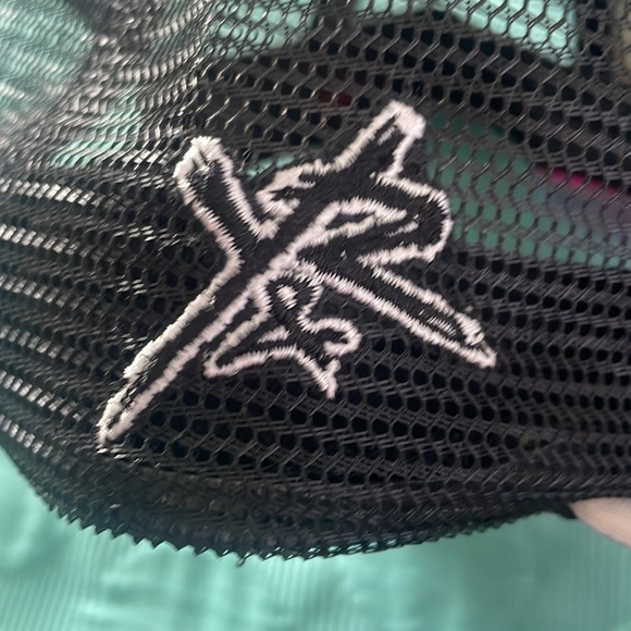 Young & Reckless snap back trucker hat. - Picture 2 of 5